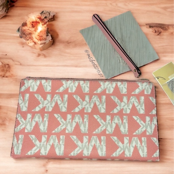 Michael Kors Large Zip Wristlet Primrose Multi BRAND NEW - Picture 2 of 3